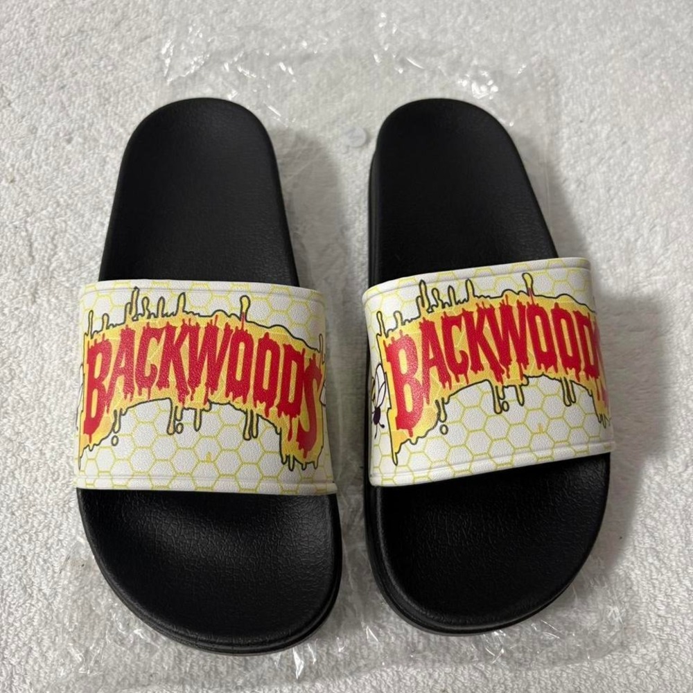Backwoods Slides Sandals – Black Honeycomb Bee Print Size 7 (EU 38–39)